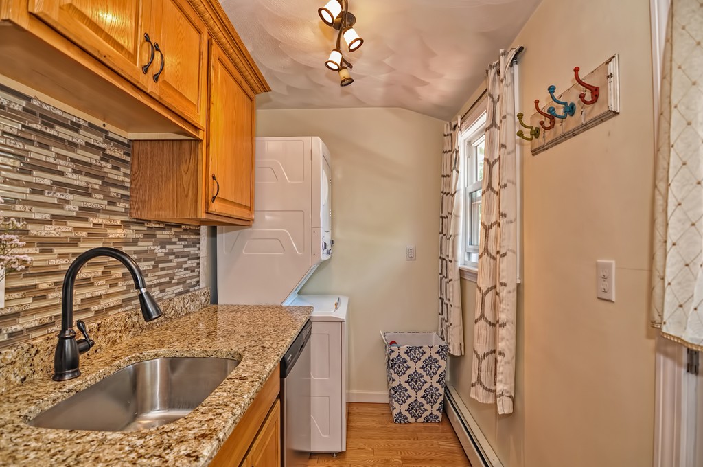 131 Wilson Road, Unit 3 Nahant, MA 01908 - Photo 8 of 29 Gallery Image 8