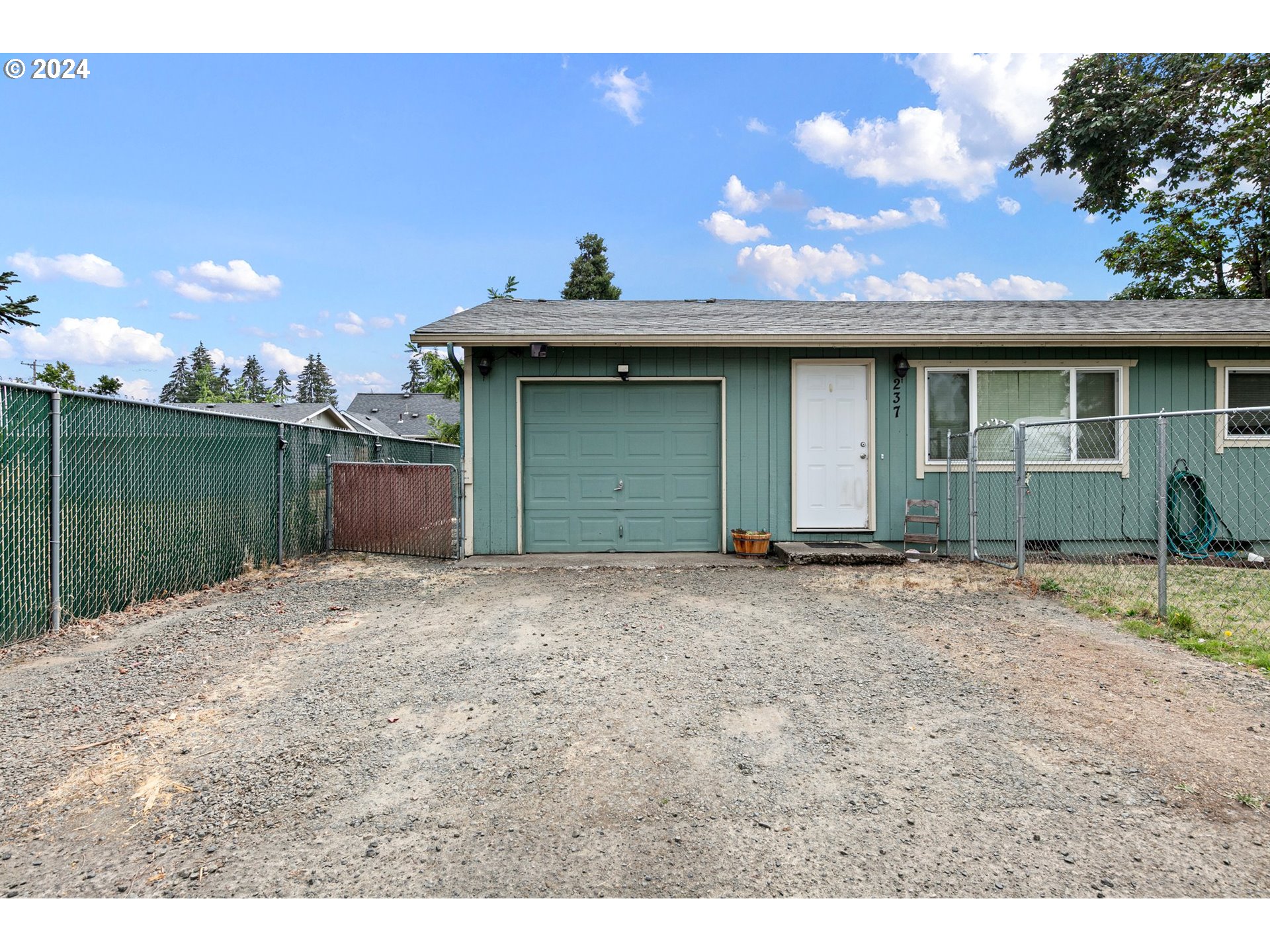 237 South 52nd Street Springfield, OR 97478 - Photo 4 of 29