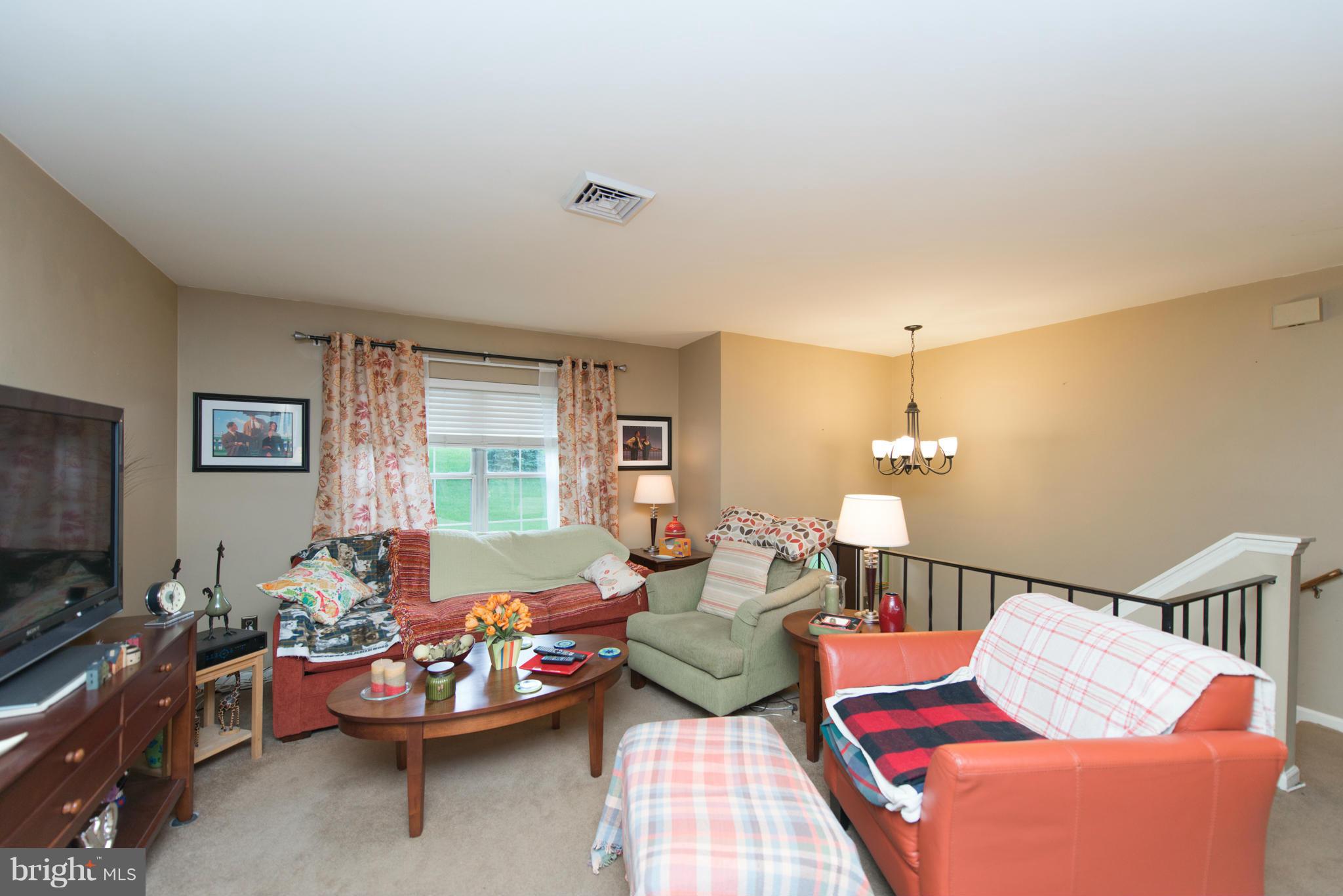 1507 Brehm Road Westminster, MD 21157 - Photo 8 of 30 Living Room
