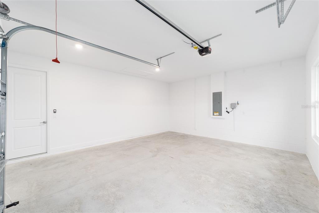 10305 Southwest 105th Street Ocala, FL 34481 - Photo 40 of 44 a view of an empty room