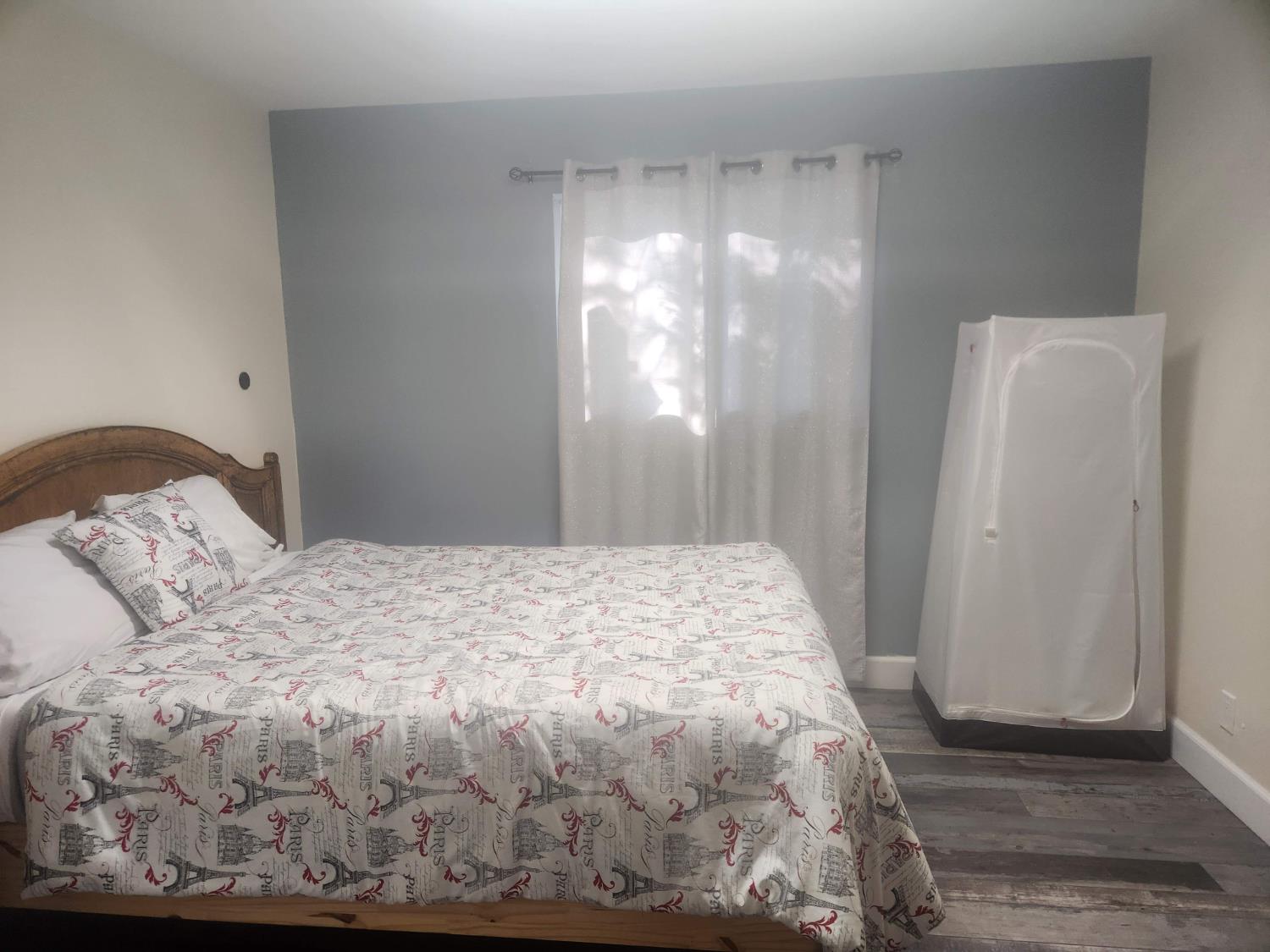 1333 Highway 174 Colfax, CA 95713 - Photo 51 of 88 a bedroom with a bed and a window