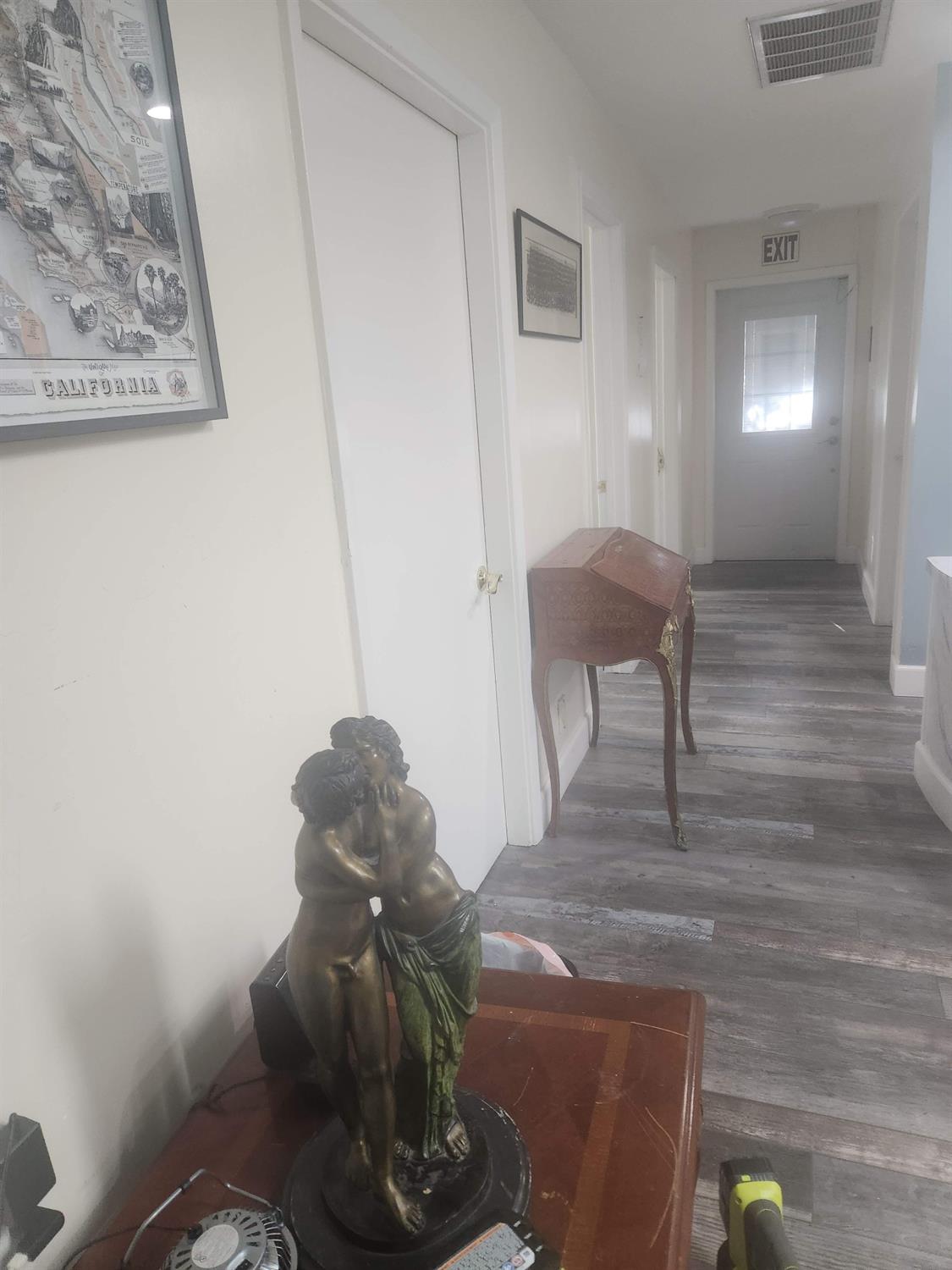 1333 Highway 174 Colfax, CA 95713 - Photo 60 of 88 a vase of flowers sitting on a table