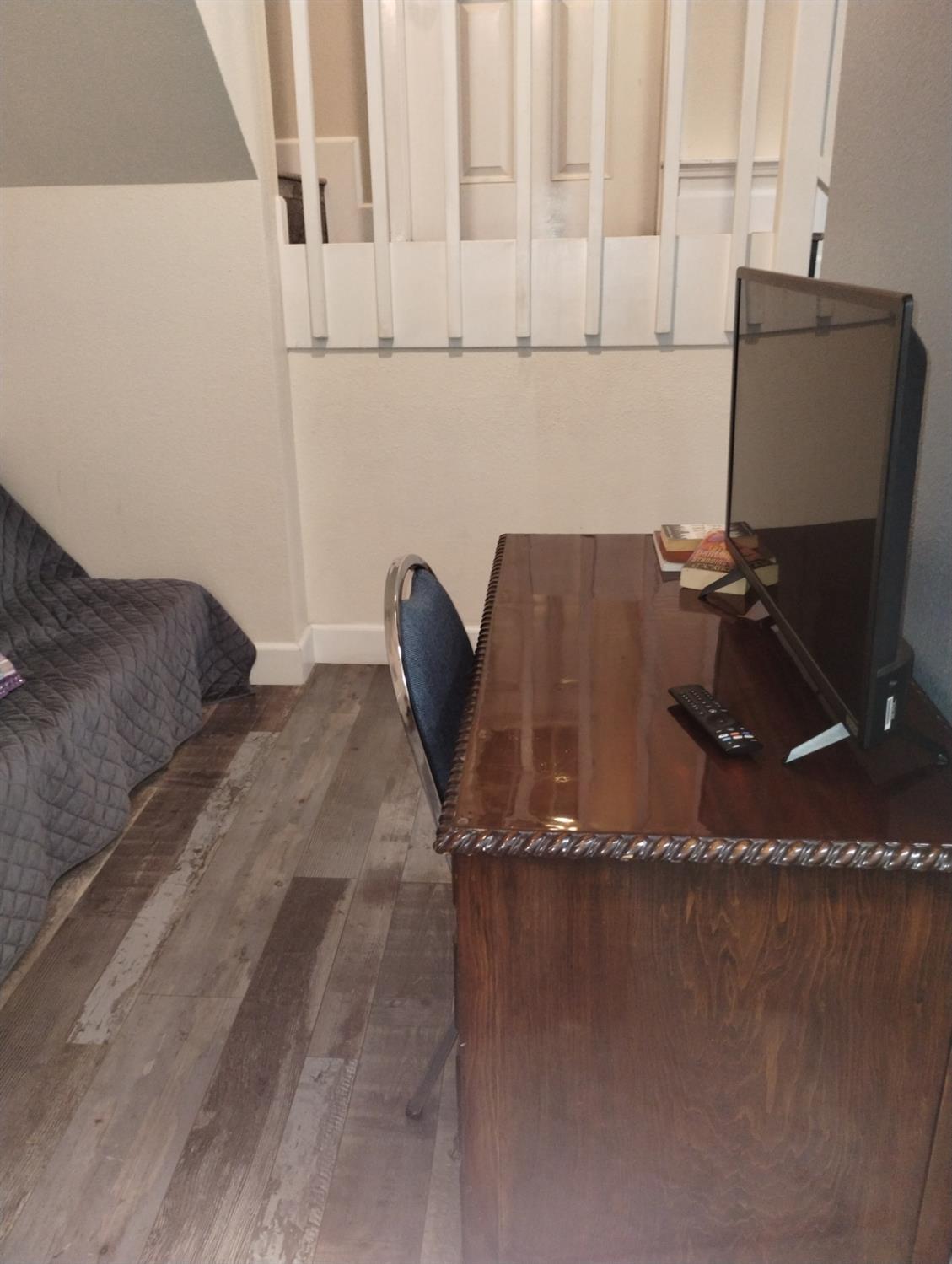 1333 Highway 174 Colfax, CA 95713 - Photo 63 of 88 a bedroom with a bed and a window