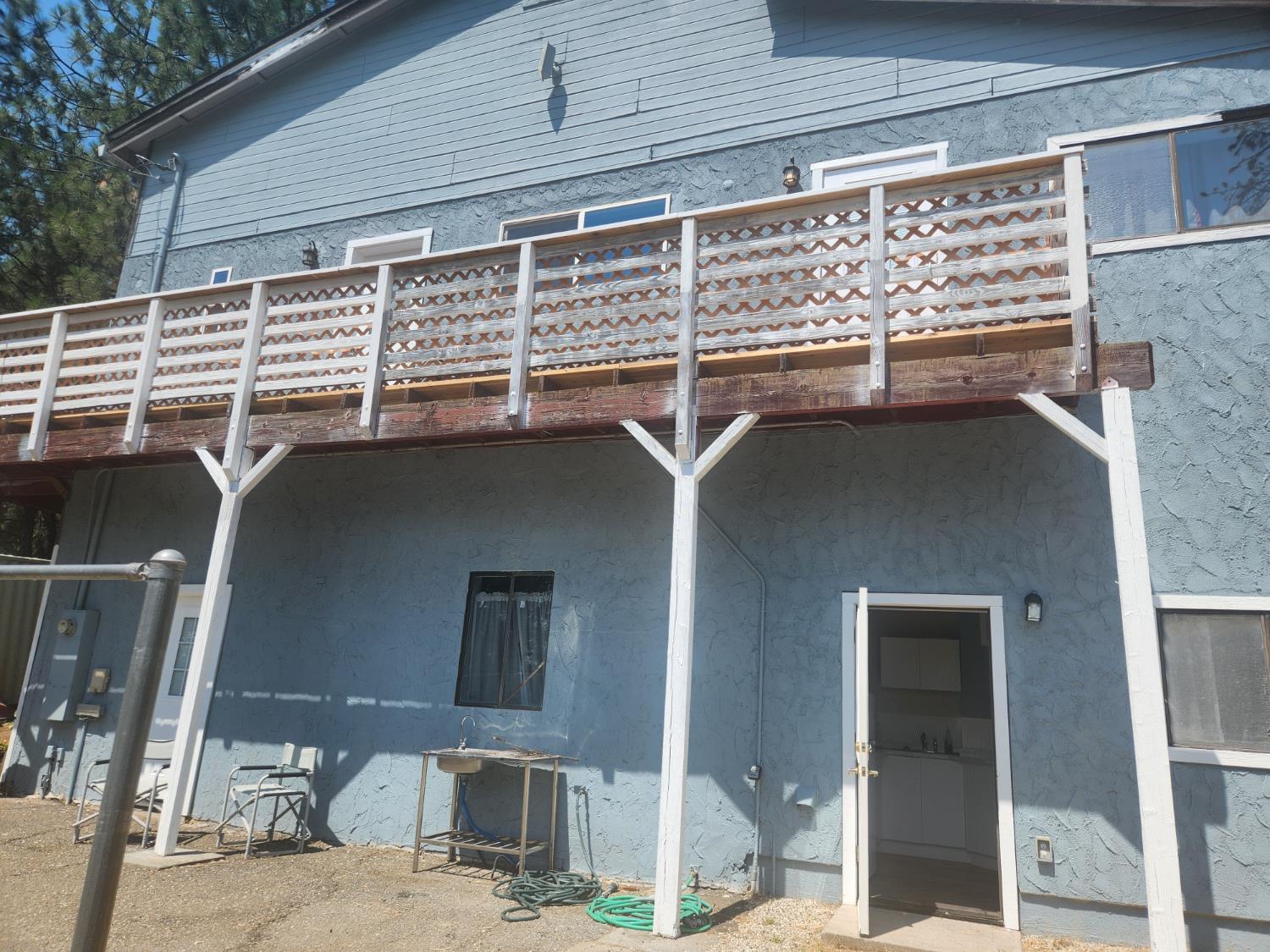 1333 Highway 174 Colfax, CA 95713 - Photo 73 of 88 a front view of a house