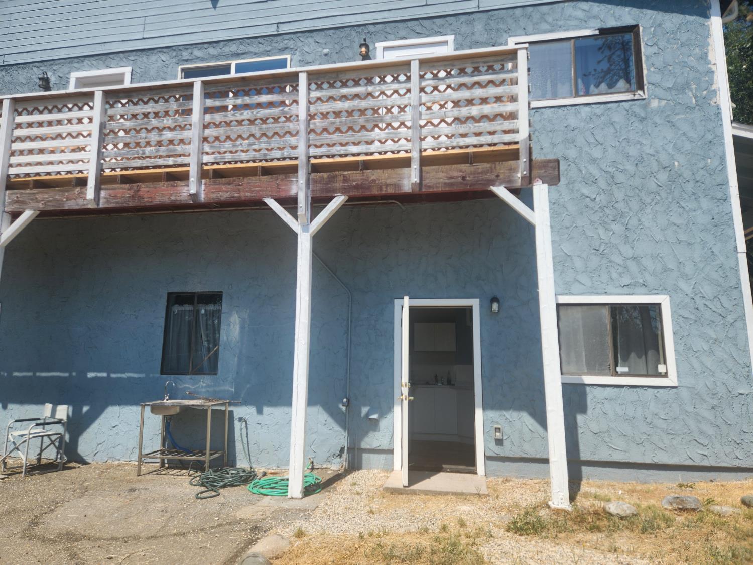 1333 Highway 174 Colfax, CA 95713 - Photo 85 of 88 a front view of a house with parking