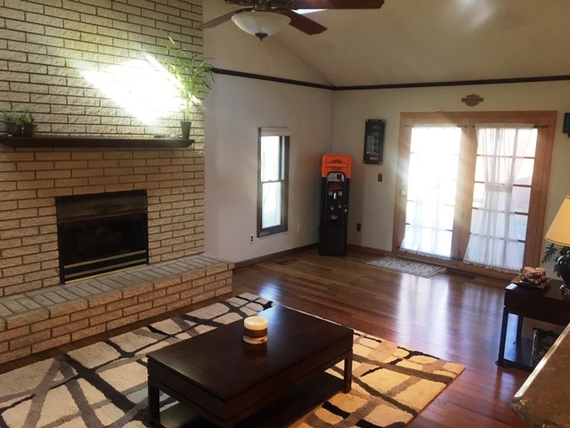 3335 Elmcrest Road Sterling Heights, MI 48310 - Photo 9 of 37 31374238-8.JPG