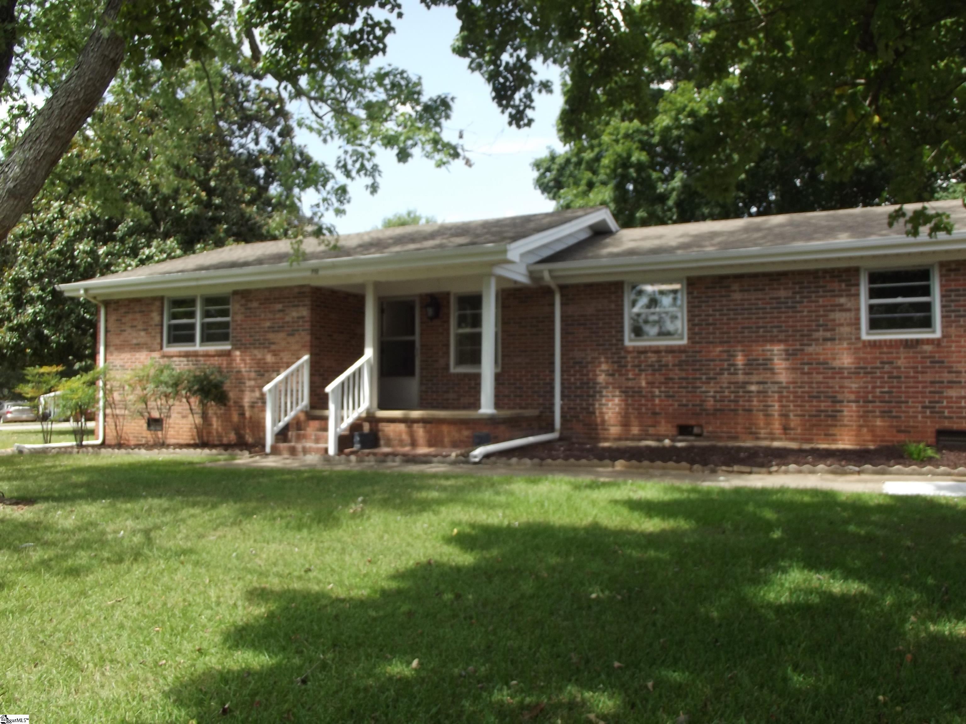 712 Davenport Road Simpsonville, SC 29680 - Photo 1 of 23 Gallery Image 1