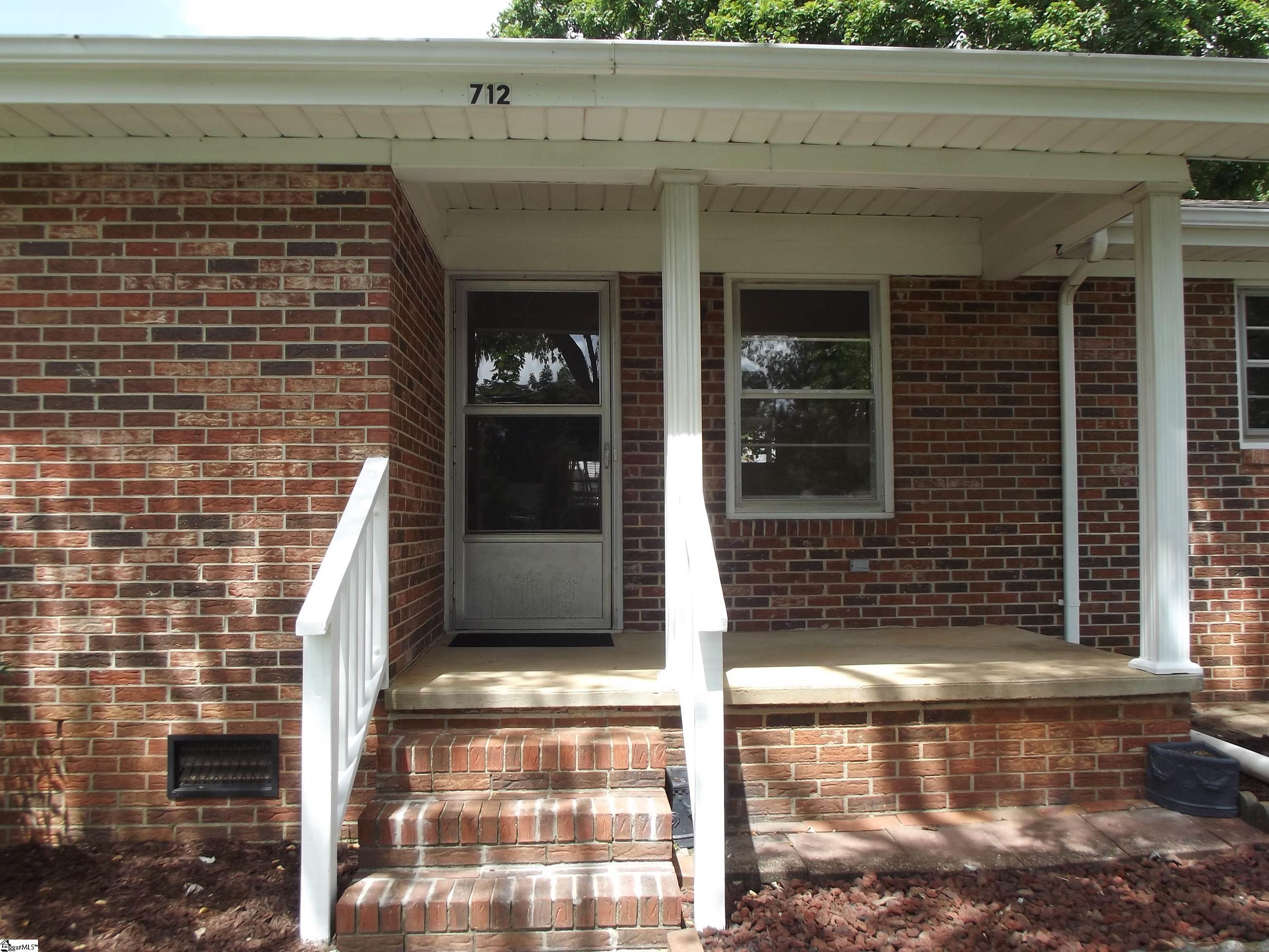 712 Davenport Road Simpsonville, SC 29680 - Photo 3 of 23 Gallery Image 3
