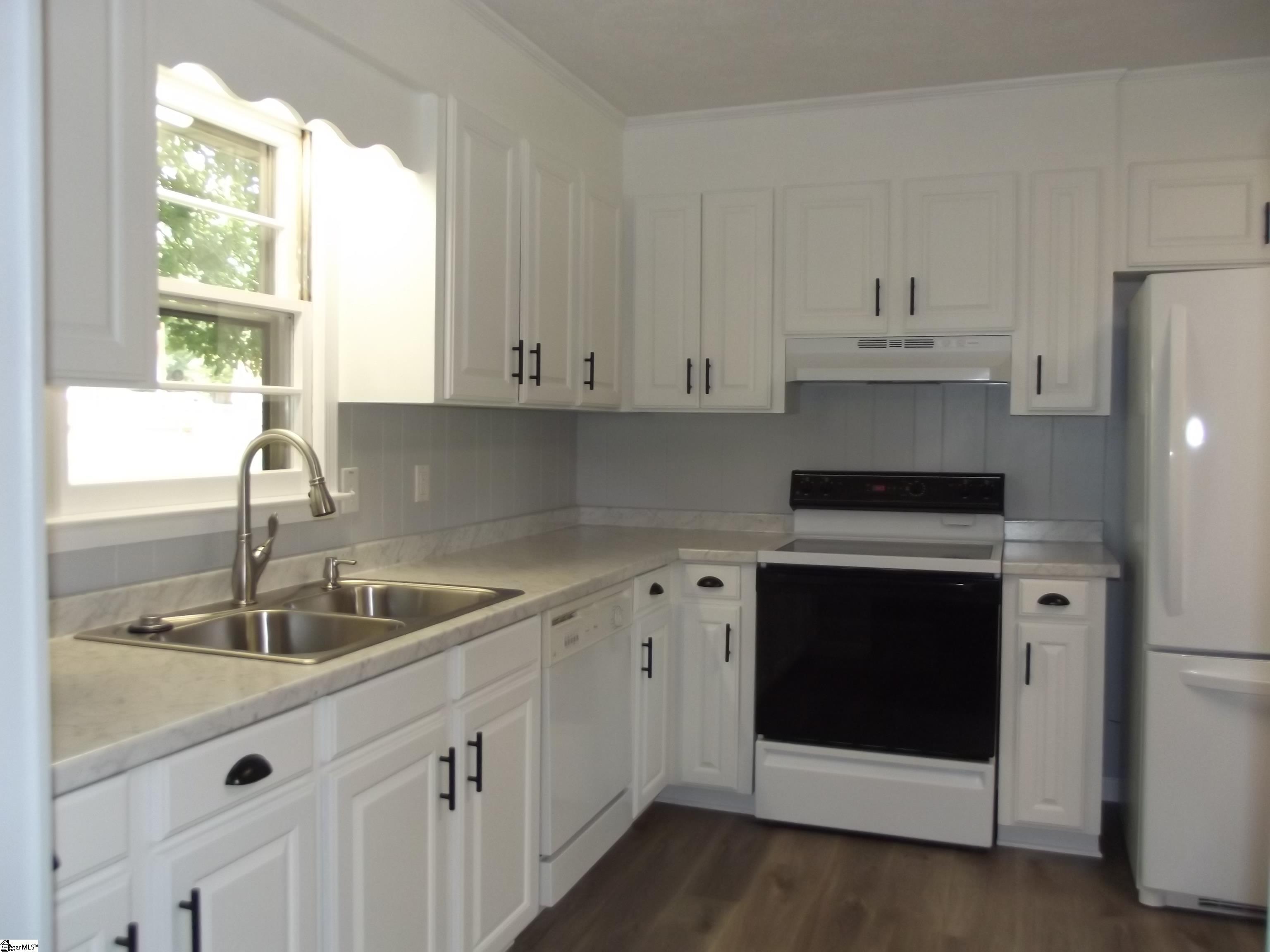 712 Davenport Road Simpsonville, SC 29680 - Photo 8 of 23 Gallery Image 8