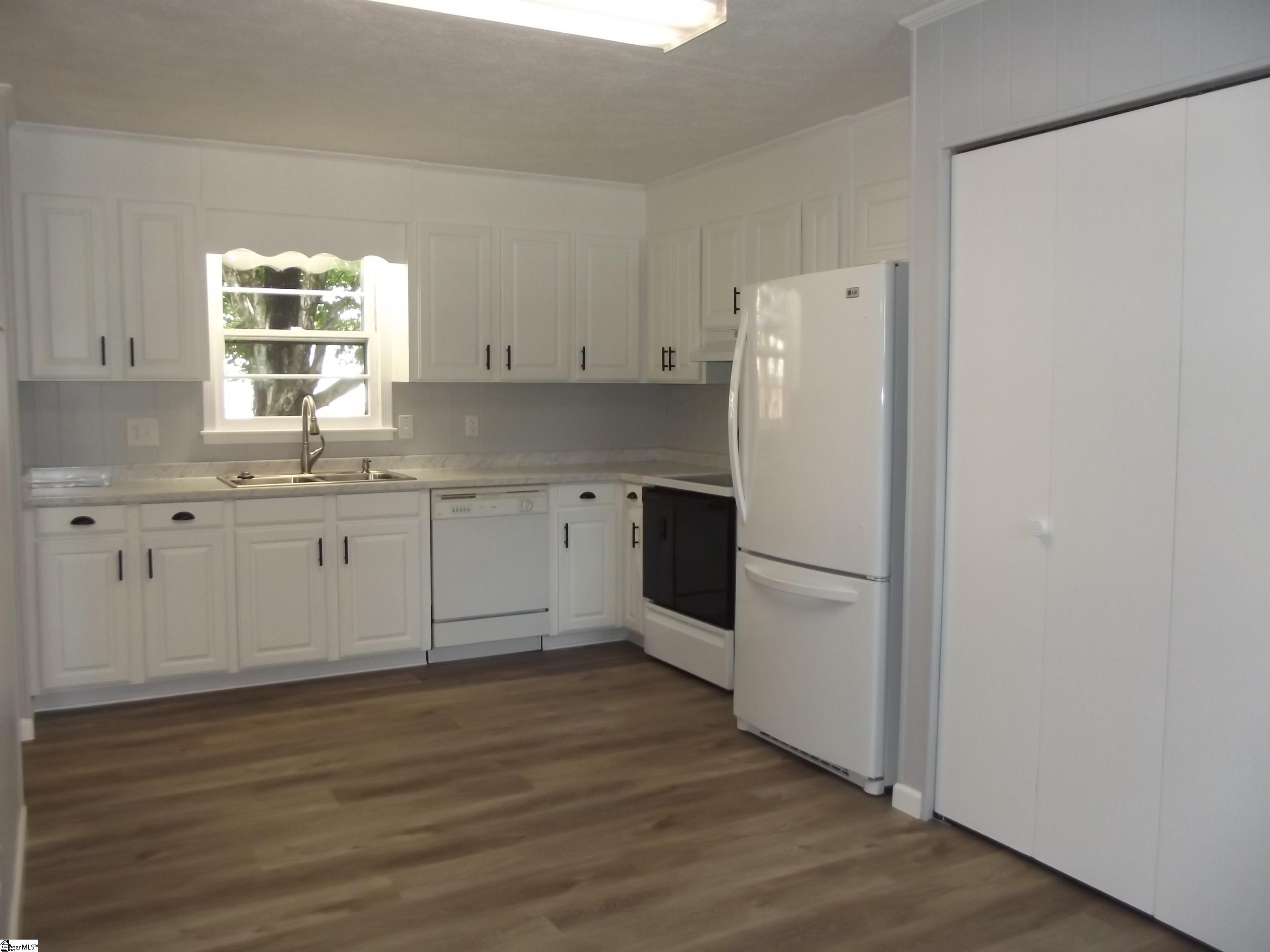 712 Davenport Road Simpsonville, SC 29680 - Photo 9 of 23 Gallery Image 9