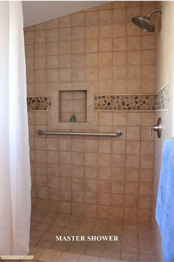 3950 Via Real, Unit SPC 256 Carpinteria, CA 93013 - Photo 7 of 25 a bathroom with a shower