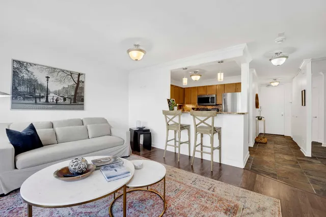 $3,450 | 30 East Huron Street, Unit 3206, Chicago, IL 60611