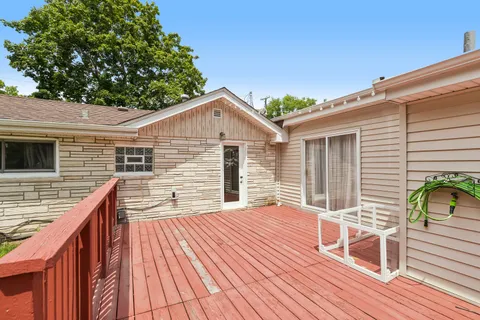 $399,000 | 26735 Highway 173, Antioch, IL 60002