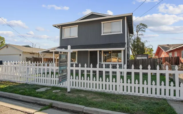 $287,000 | 1220 Fig Avenue, Merced, CA 95341