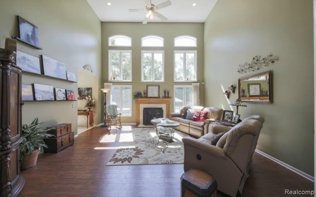 9706 Quail Ridge Run Brighton, MI 48114 - Photo 9 of 29 9-photo-web-1680x1050-179805.jpg