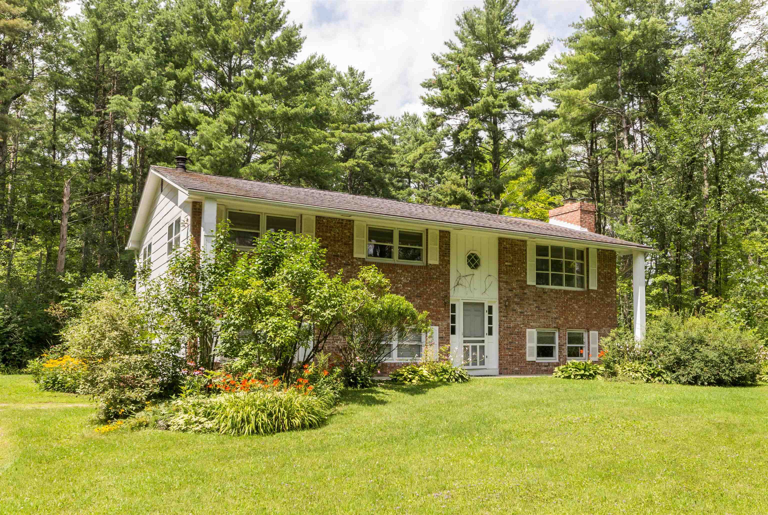 303 Middle Road Colchester, VT 05446 - Photo 1 of 32 Gallery Image 1