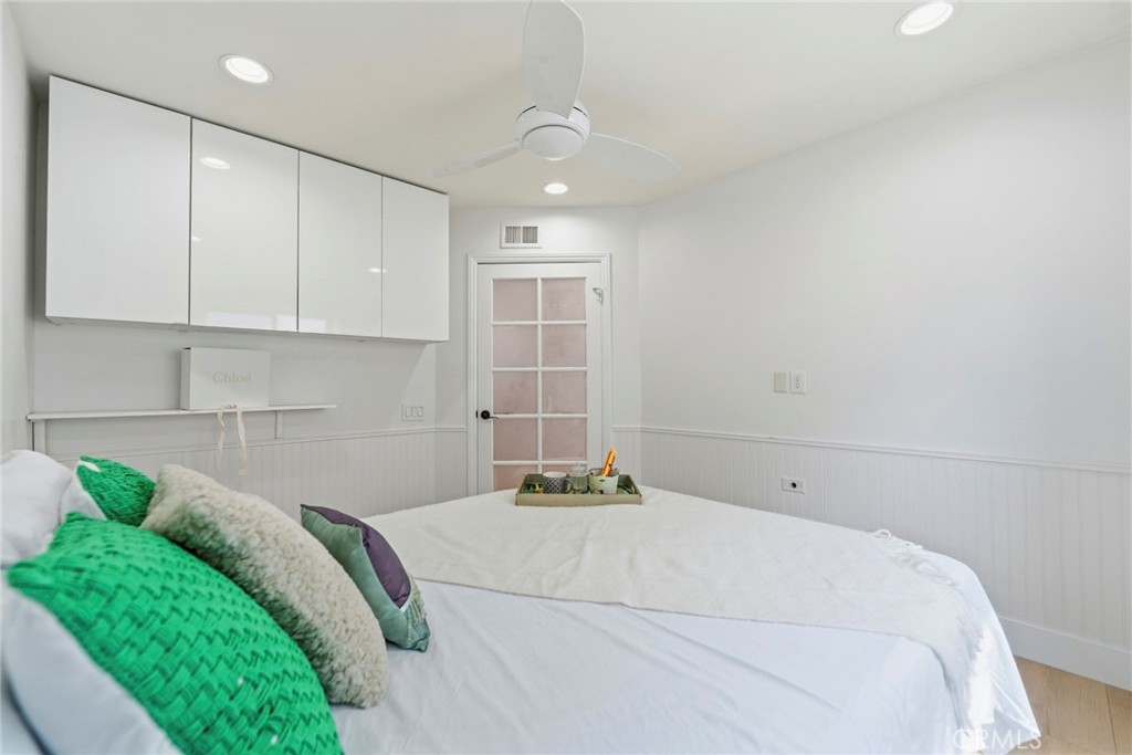 7 Boone Irvine, CA 92620 - Photo 13 of 32 downstairs Bedroom