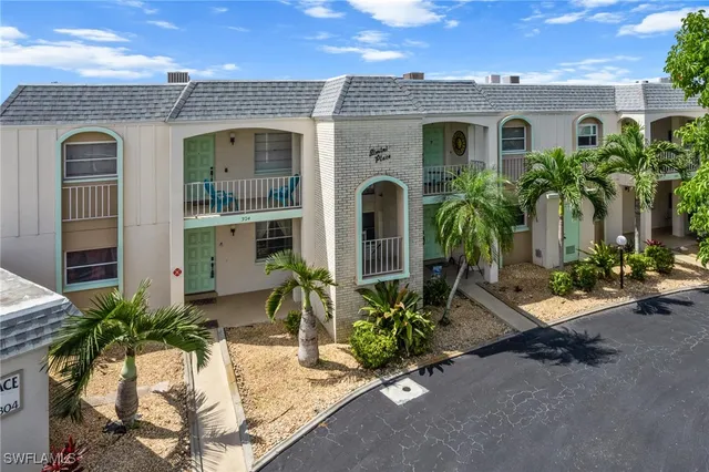 $349,000 | 304 Tudor Drive, Unit 4, Cape Coral, FL 33904