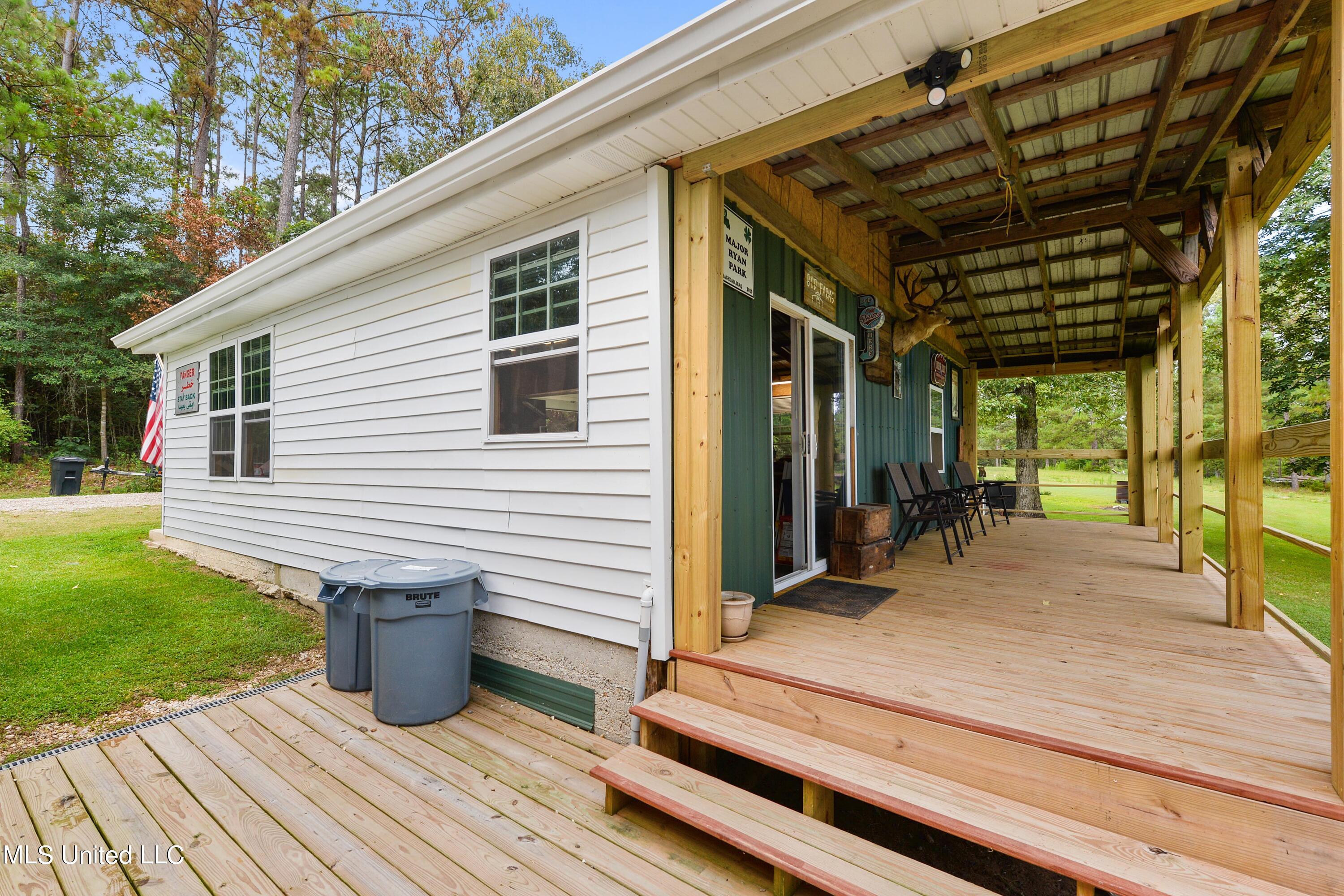1043 Anchor Lake Road Carriere, MS 39426 - Photo 37 of 47 034
