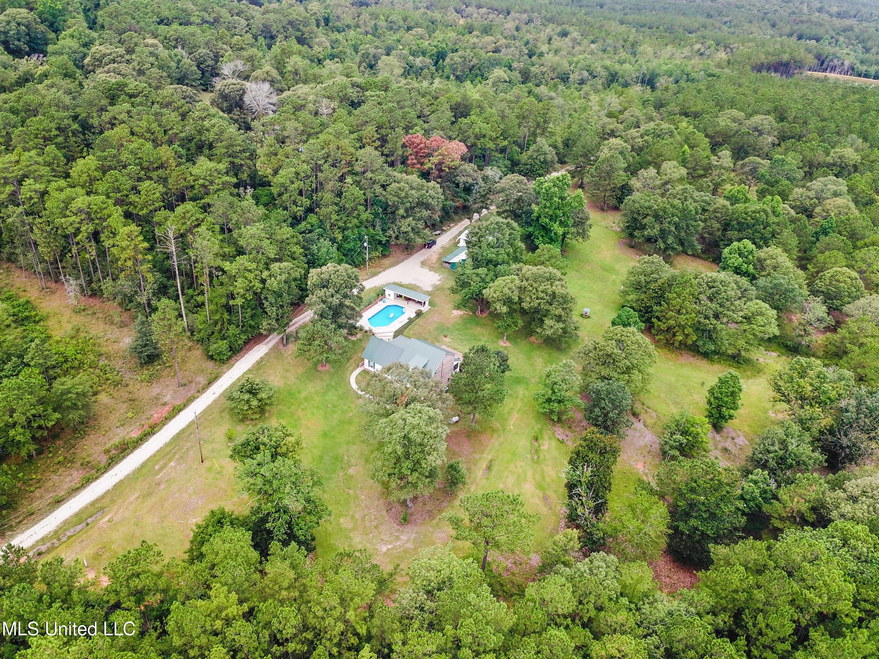 1043 Anchor Lake Road Carriere, MS 39426 - Photo 40 of 47 037