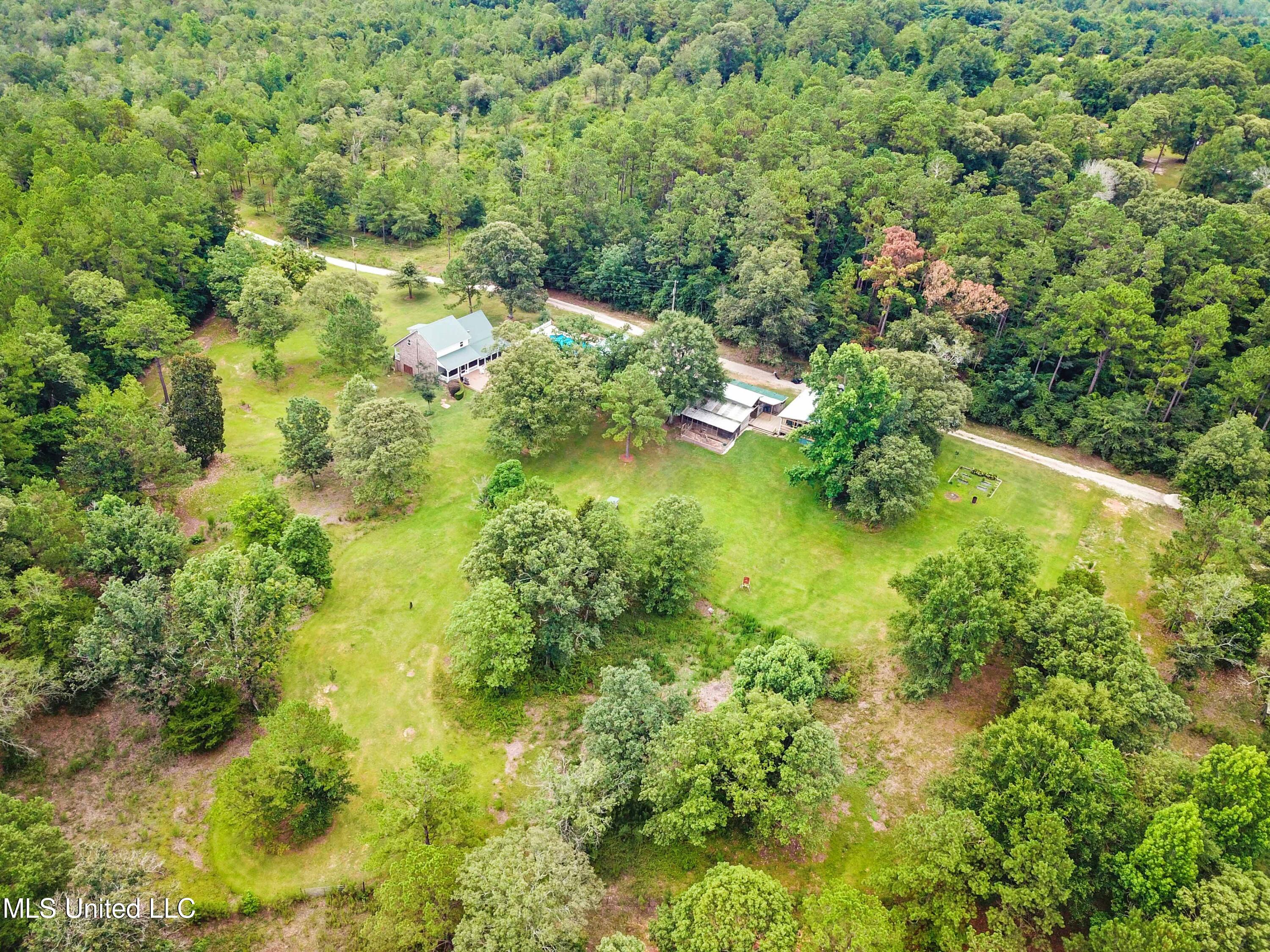 1043 Anchor Lake Road Carriere, MS 39426 - Photo 42 of 47 039
