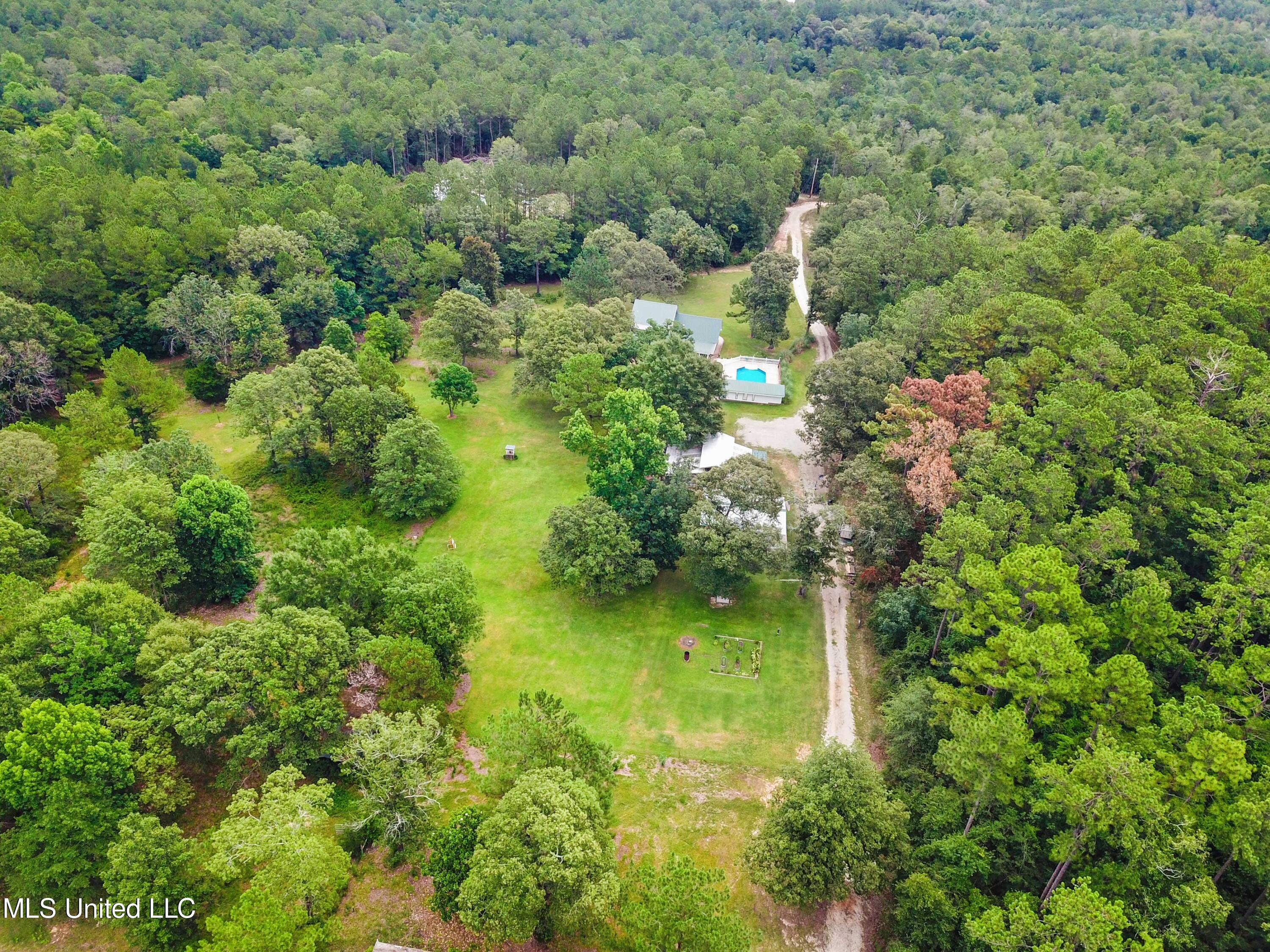 1043 Anchor Lake Road Carriere, MS 39426 - Photo 44 of 47 041
