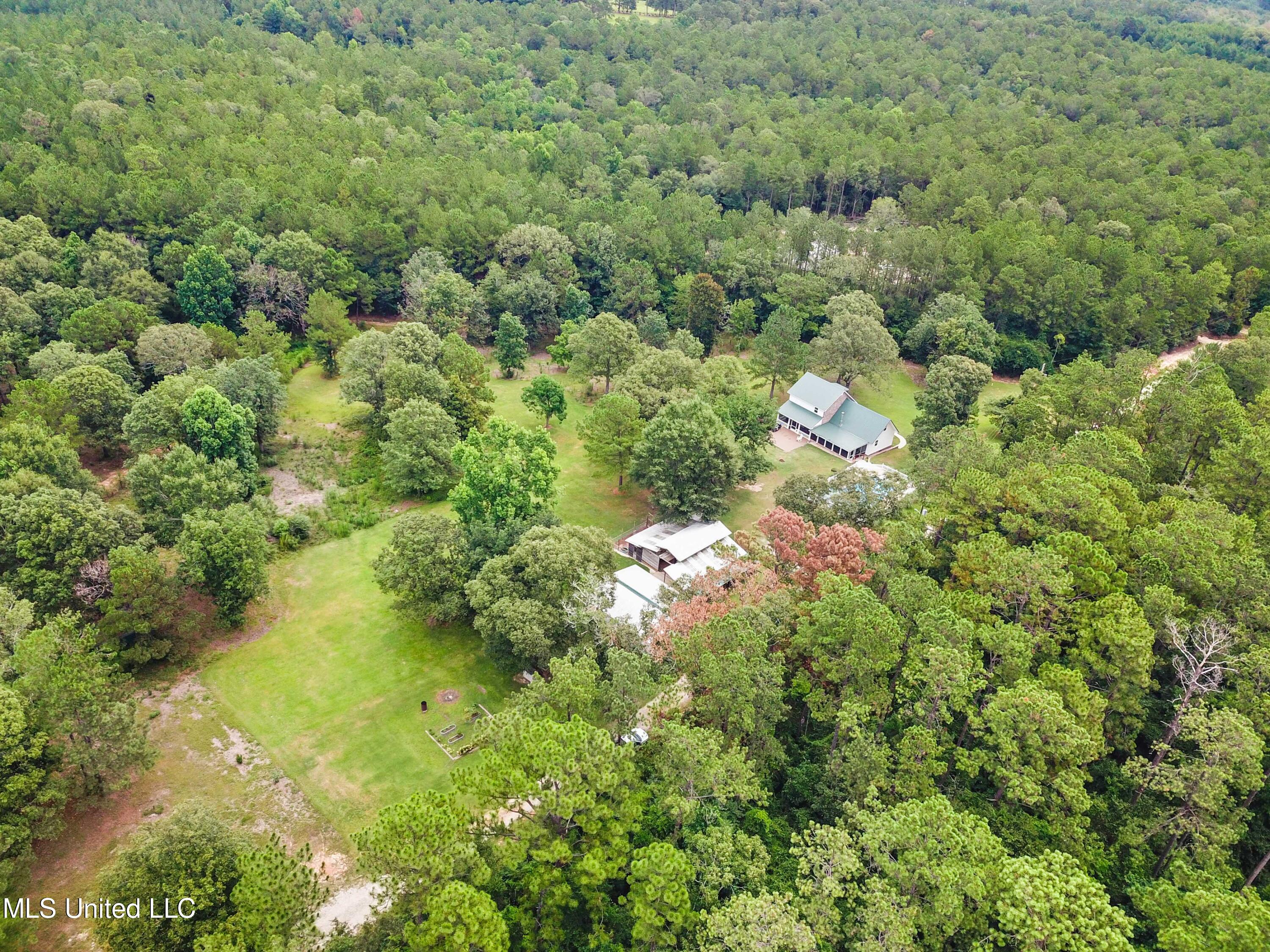 1043 Anchor Lake Road Carriere, MS 39426 - Photo 45 of 47 042