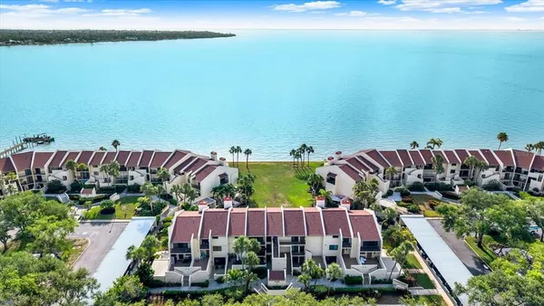 $3,200 | 7530 Sunshine Skyway Lane South, Unit P7, St. Petersburg, FL 33711