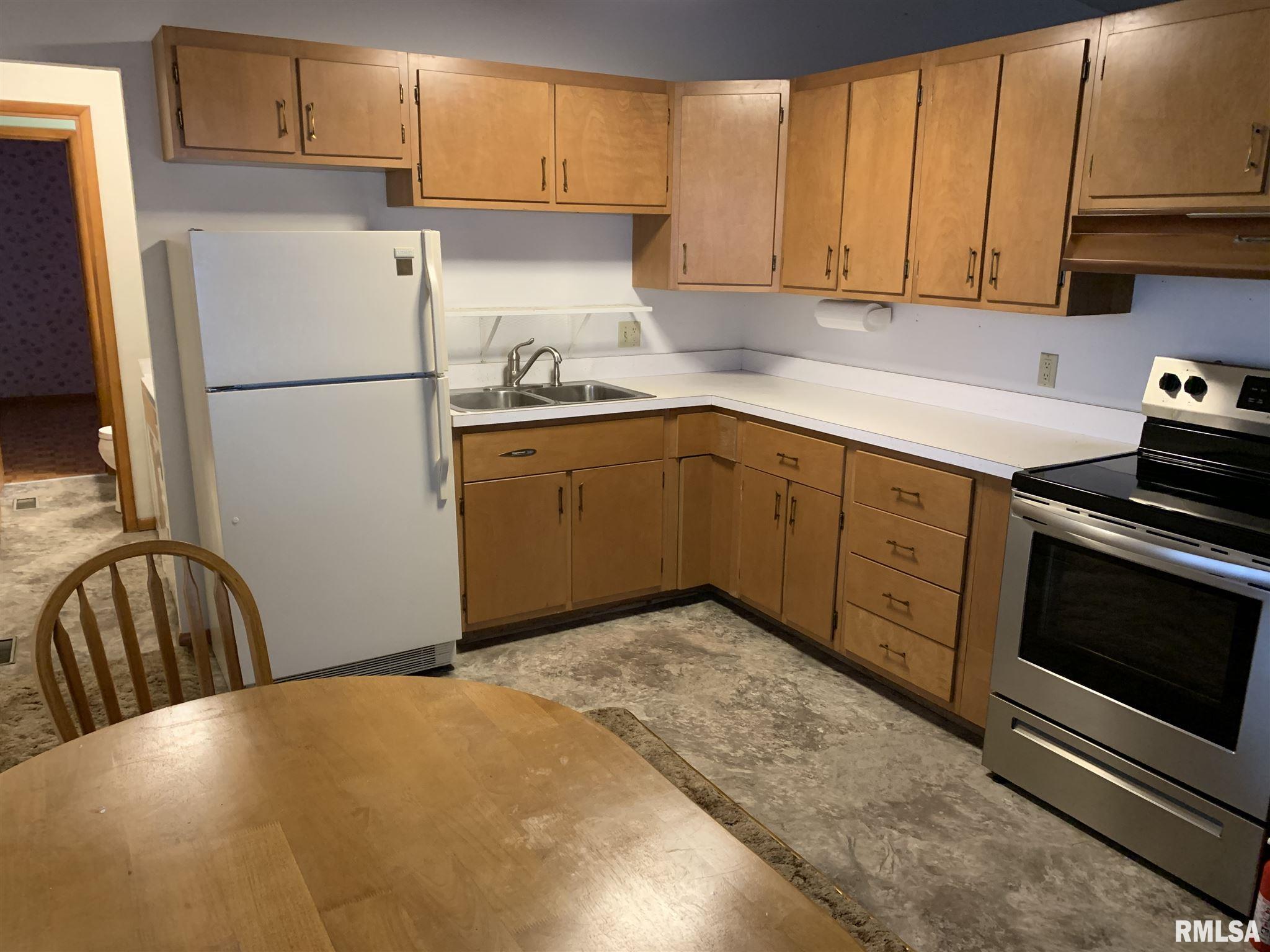 729 East Ridgely Avenue Springfield, IL 62702 - Photo 4 of 13