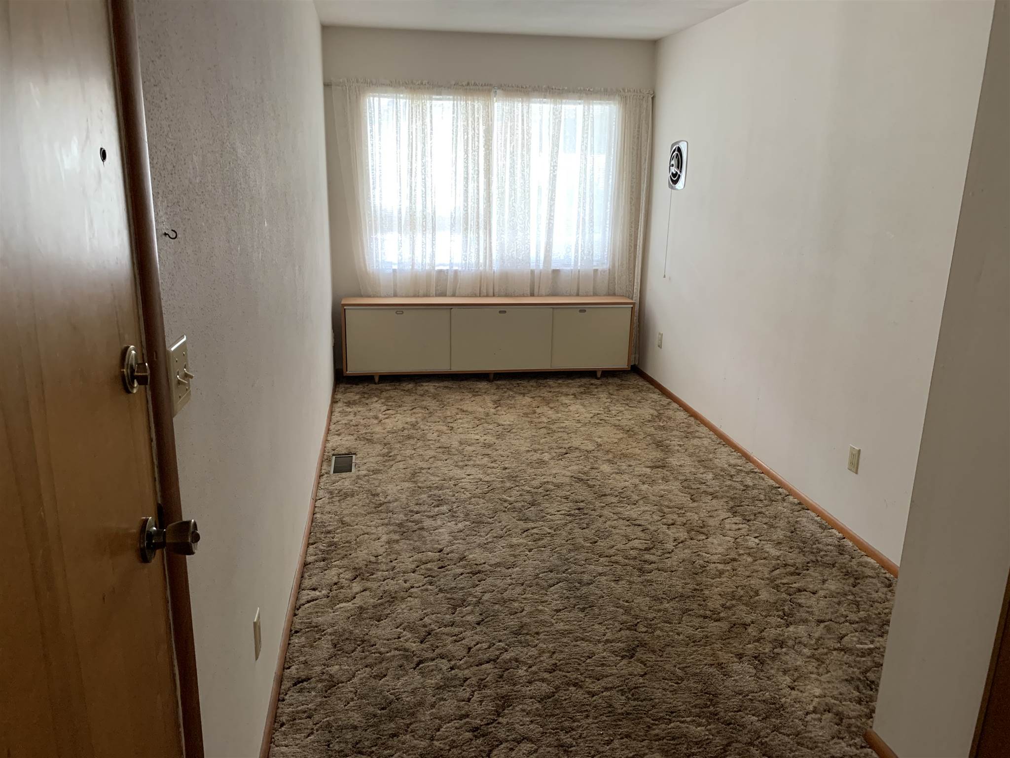 729 East Ridgely Avenue Springfield, IL 62702 - Photo 7 of 13
