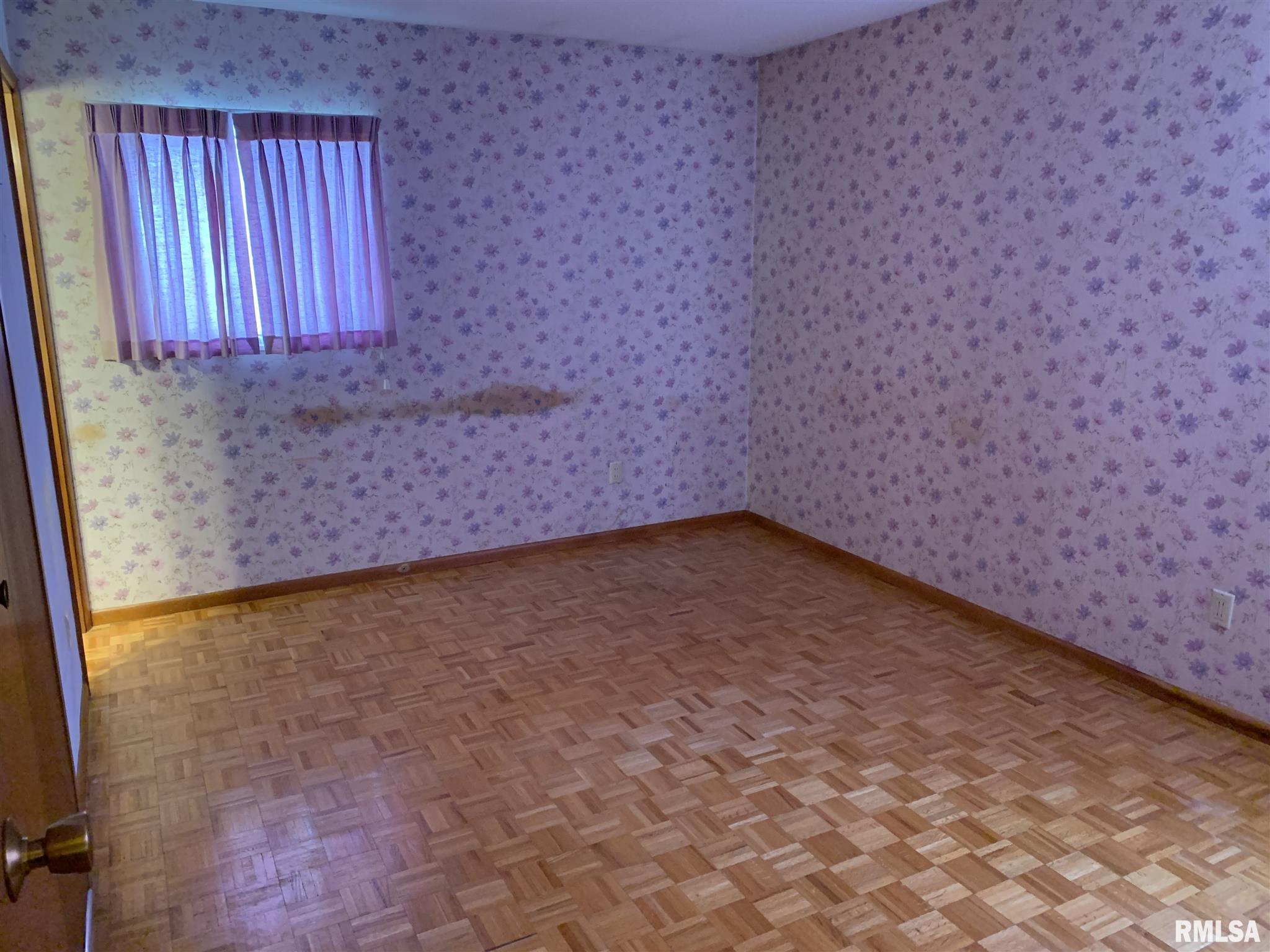 729 East Ridgely Avenue Springfield, IL 62702 - Photo 8 of 13