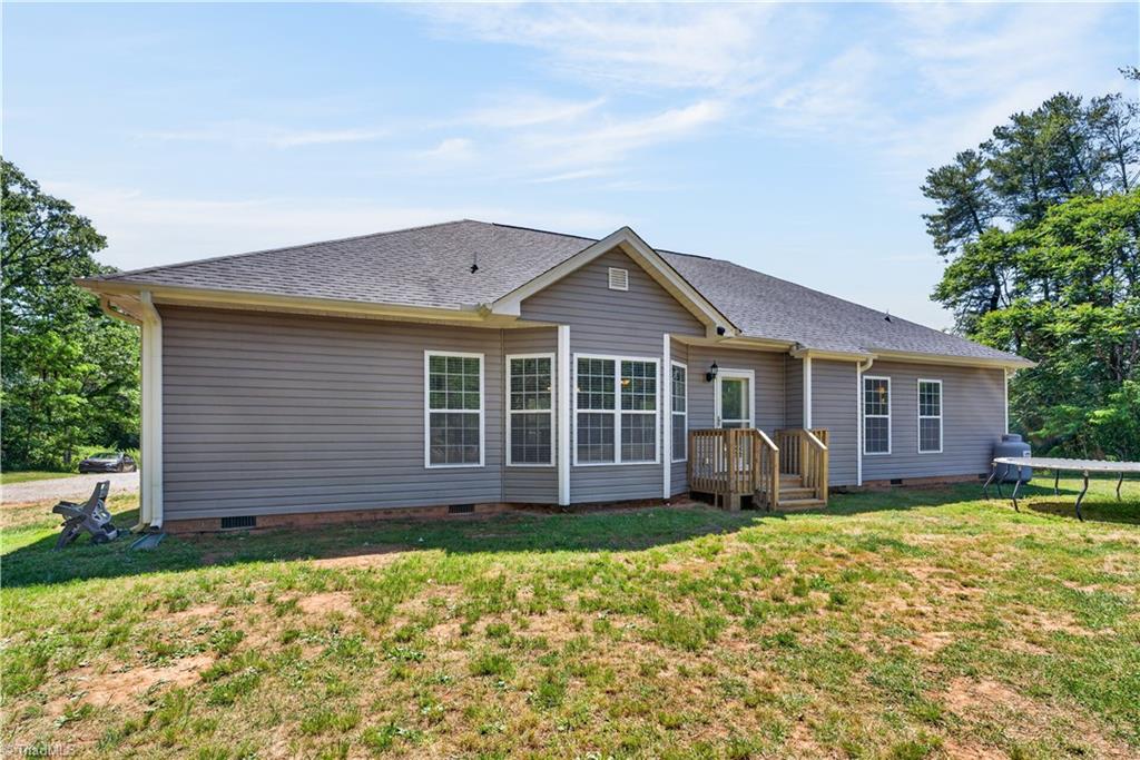 552 Tom Hunter Road Pilot Mountain, NC 27041 - Photo 5 of 32