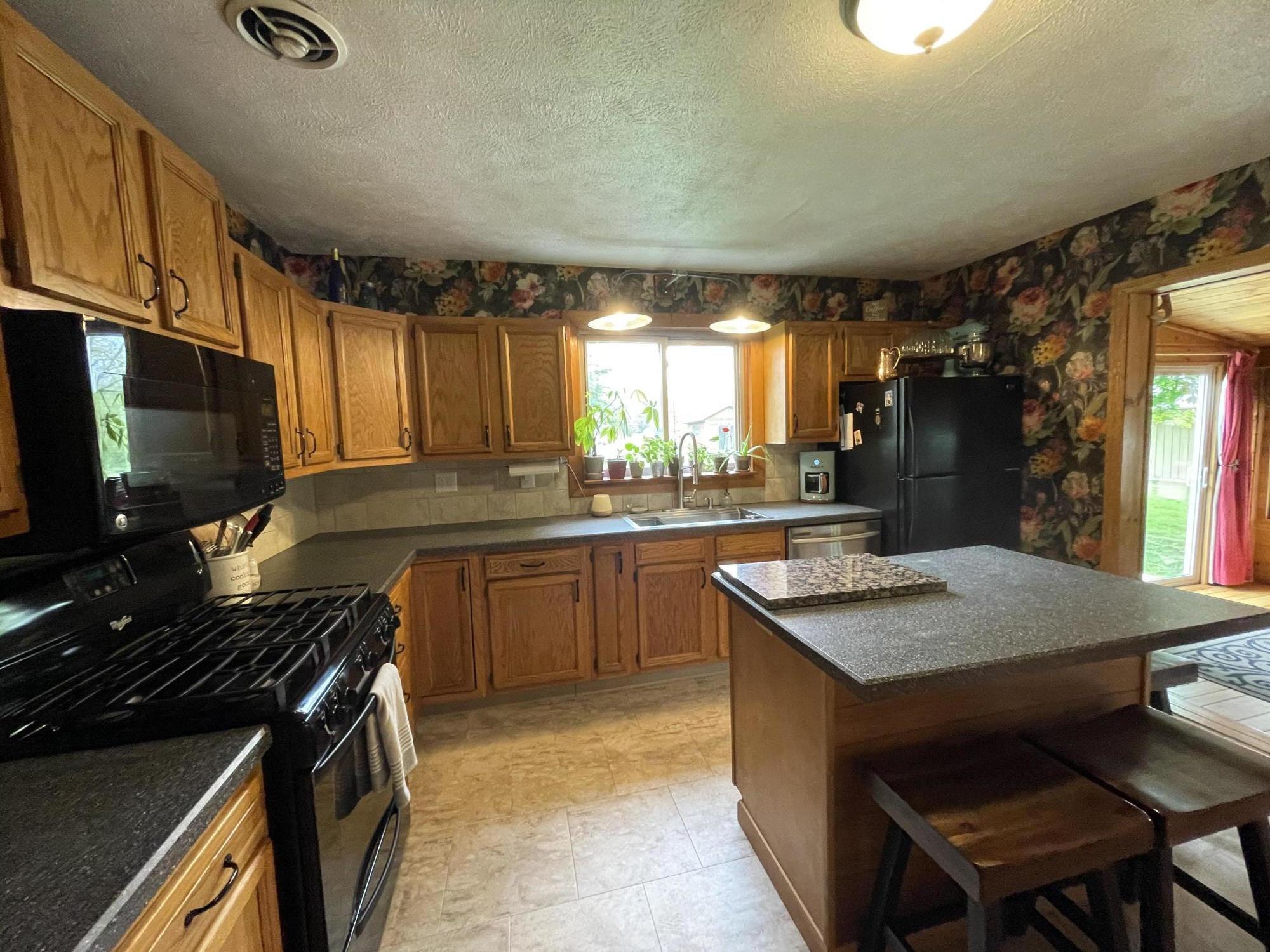 6925 Midland Road Freeland, MI 48623 - Photo 7 of 36 306BCF23-5DB4-42CB-8EA0-AB20EDD4DEE0