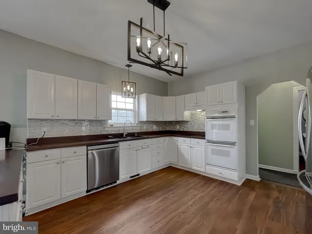 $750,000 | 1985 Holland Cliffs Road, Huntingtown, MD 20639