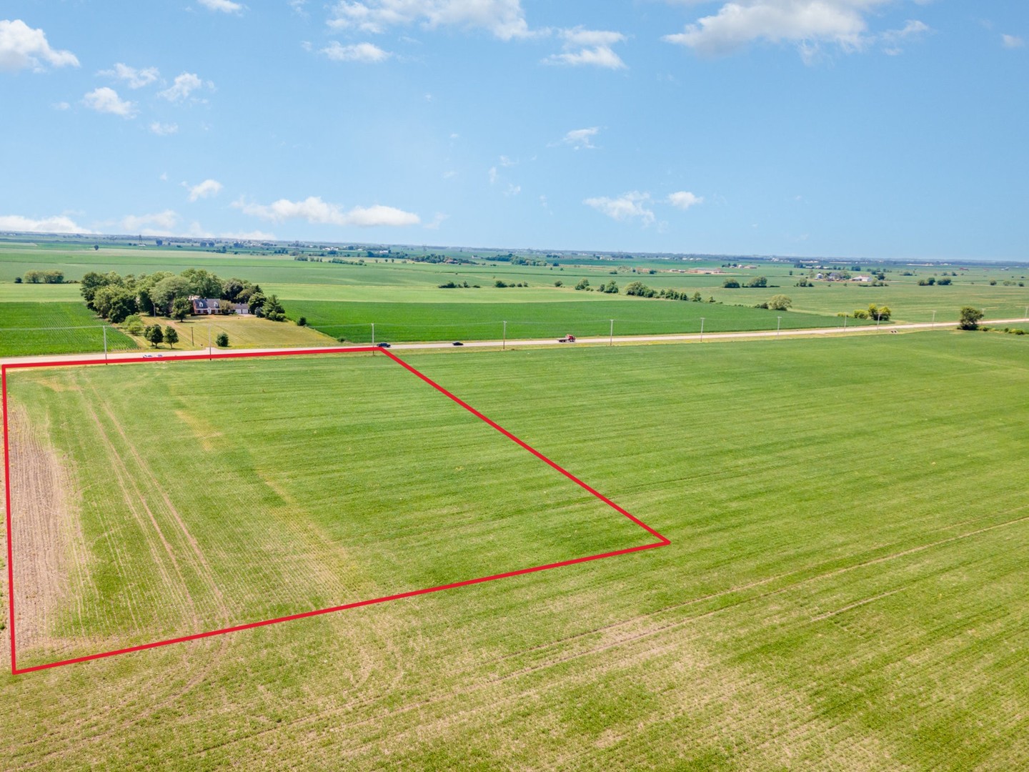 5-acres Grove Road Minooka, IL 60447 - Photo 2 of 9 a view of an ocean and a yard