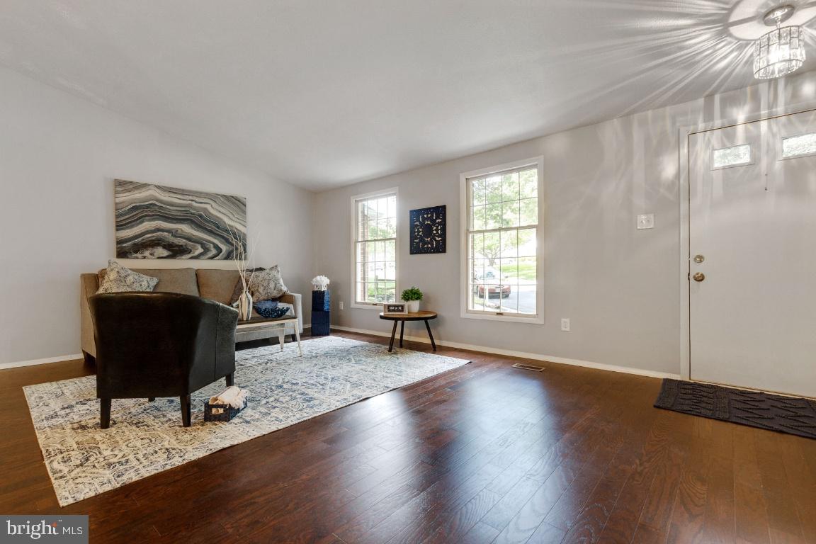 8467 Falling Leaf Road Springfield, VA 22153 - Photo 11 of 41 Gallery Image 11