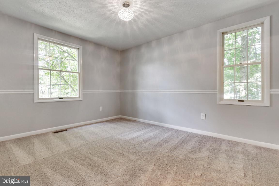 8467 Falling Leaf Road Springfield, VA 22153 - Photo 21 of 41 Gallery Image 21