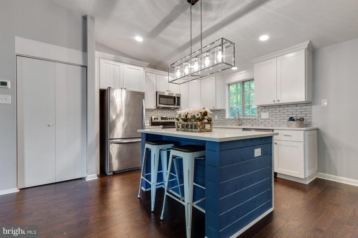 8467 Falling Leaf Road Springfield, VA 22153 - Photo 8 of 41 Gallery Image 8