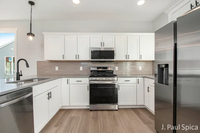 $369,900 | 1209 Madera Court, Byron Center, MI 49315