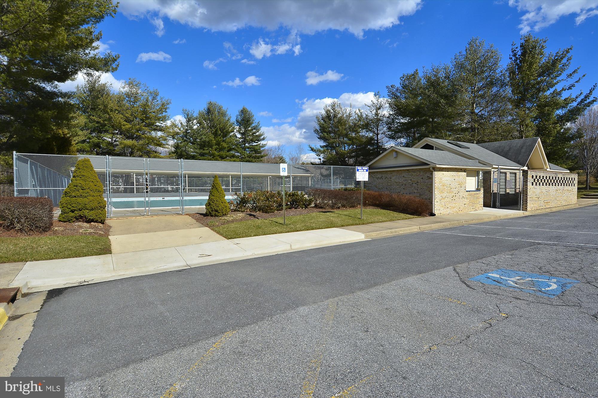 17509 Gallagher Way Olney, MD 20832 - Photo 26 of 48 Cashell Manor Pool