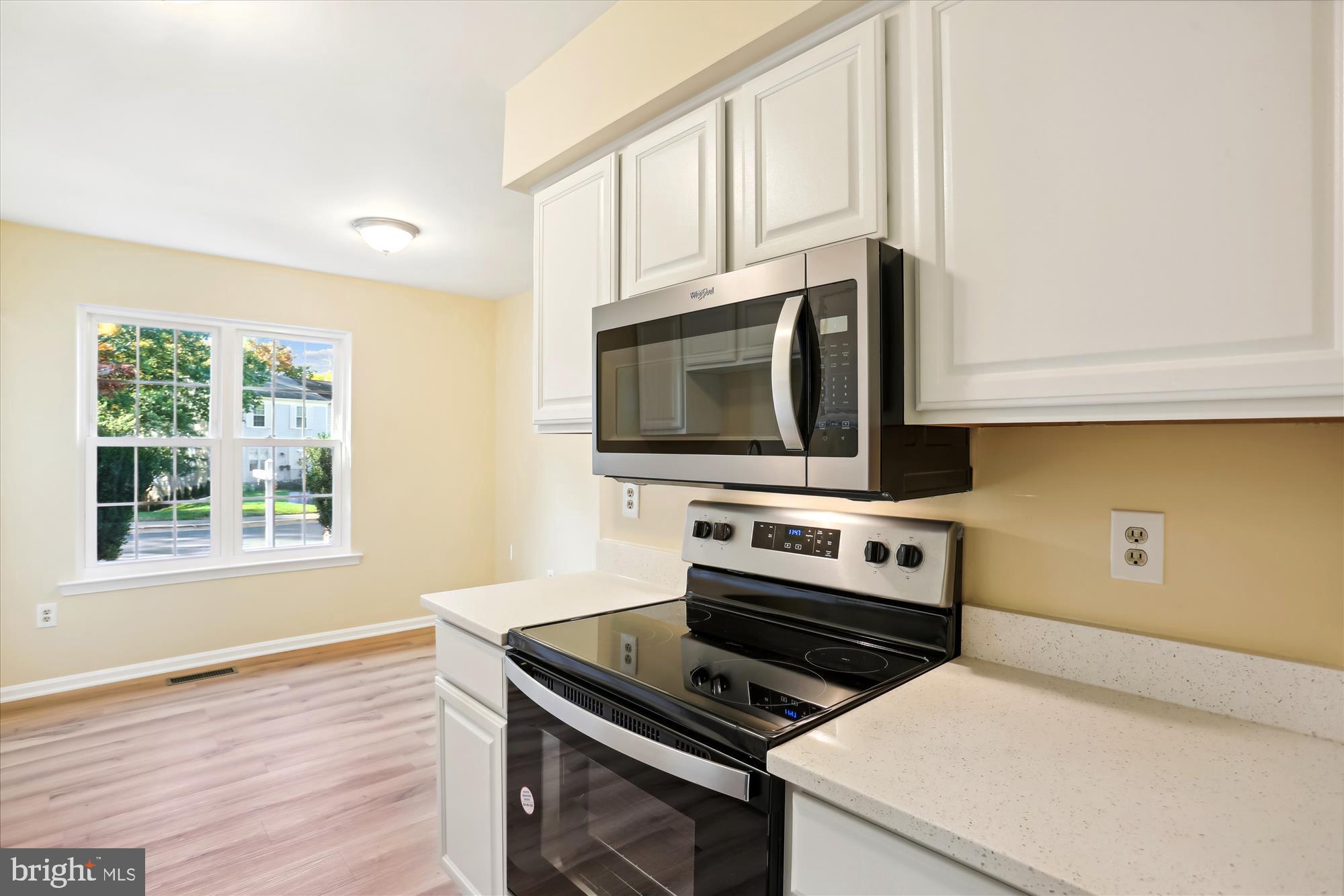 17509 Gallagher Way Olney, MD 20832 - Photo 4 of 48 NEW appliances