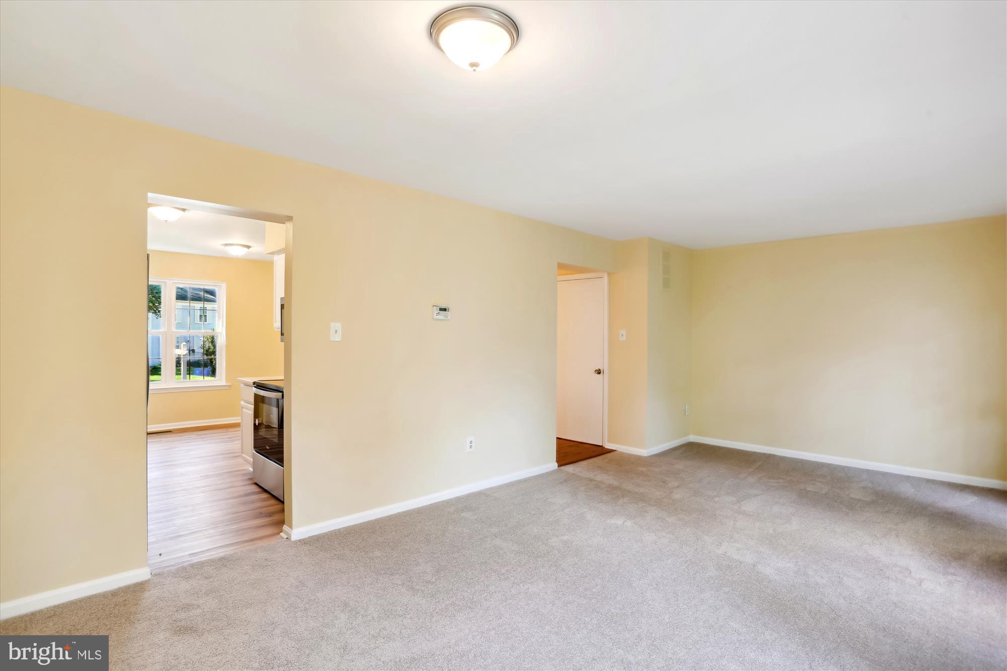 17509 Gallagher Way Olney, MD 20832 - Photo 6 of 48 NEW carpet - Dining/Living Room