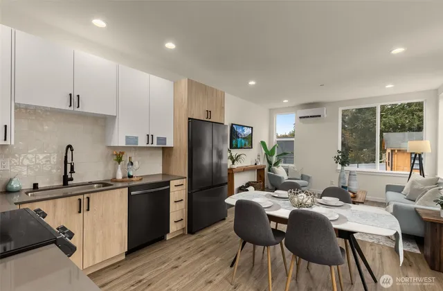 $649,900 | 10306 Midvale Avenue North, Seattle, WA 98133