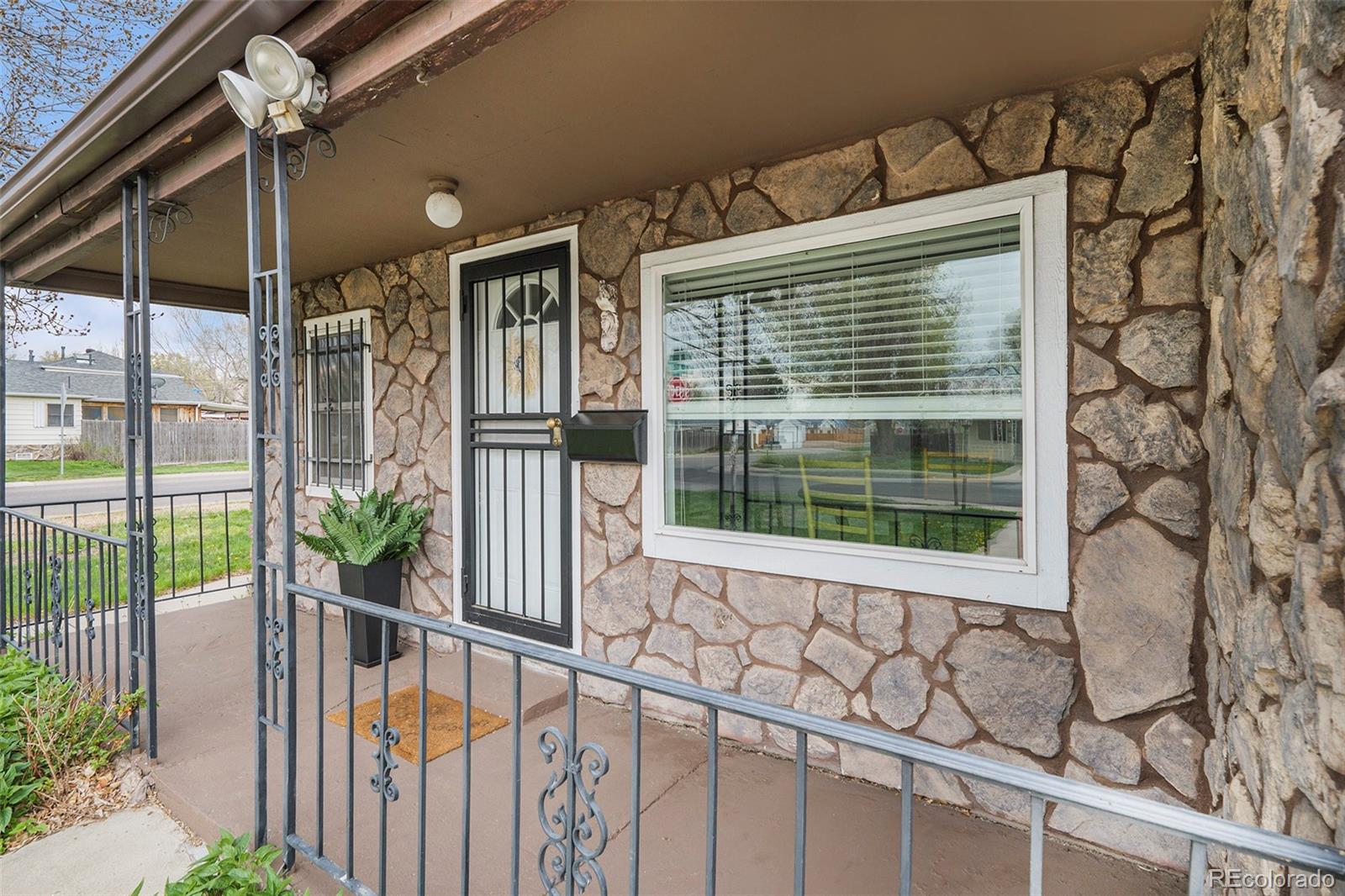 1293 South Perry Street Denver, CO 80219 - Photo 1 of 29 Gallery Image 1