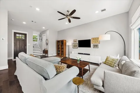 $345,000 | 419 Yale Oaks Lane, Houston, TX 77091
