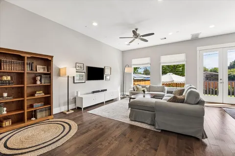 $345,000 | 419 Yale Oaks Lane, Houston, TX 77091