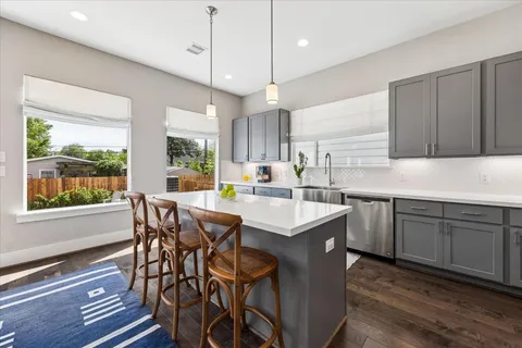 $345,000 | 419 Yale Oaks Lane, Houston, TX 77091