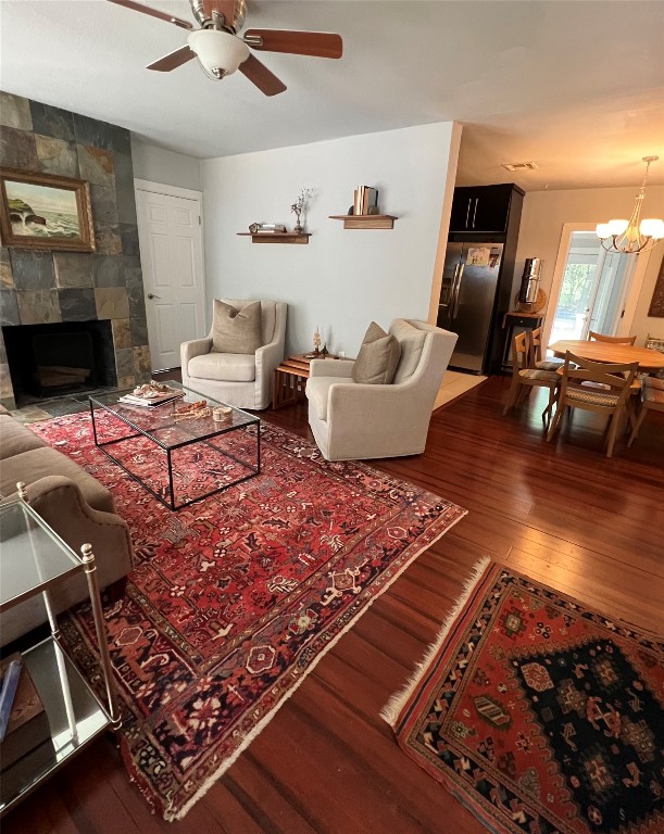 3705 Grayson Lane Austin, TX 78722 - Photo 4 of 17 a living room with furniture rug and window