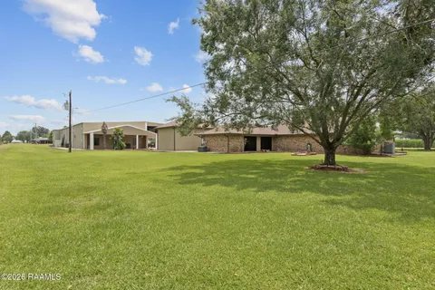 $800,000 | 1024 Decoux Road, St. Martinville, LA 70582