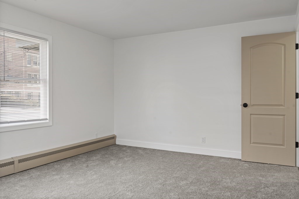 94 Milton Street Springfield, MA 01151 - Photo 16 of 41